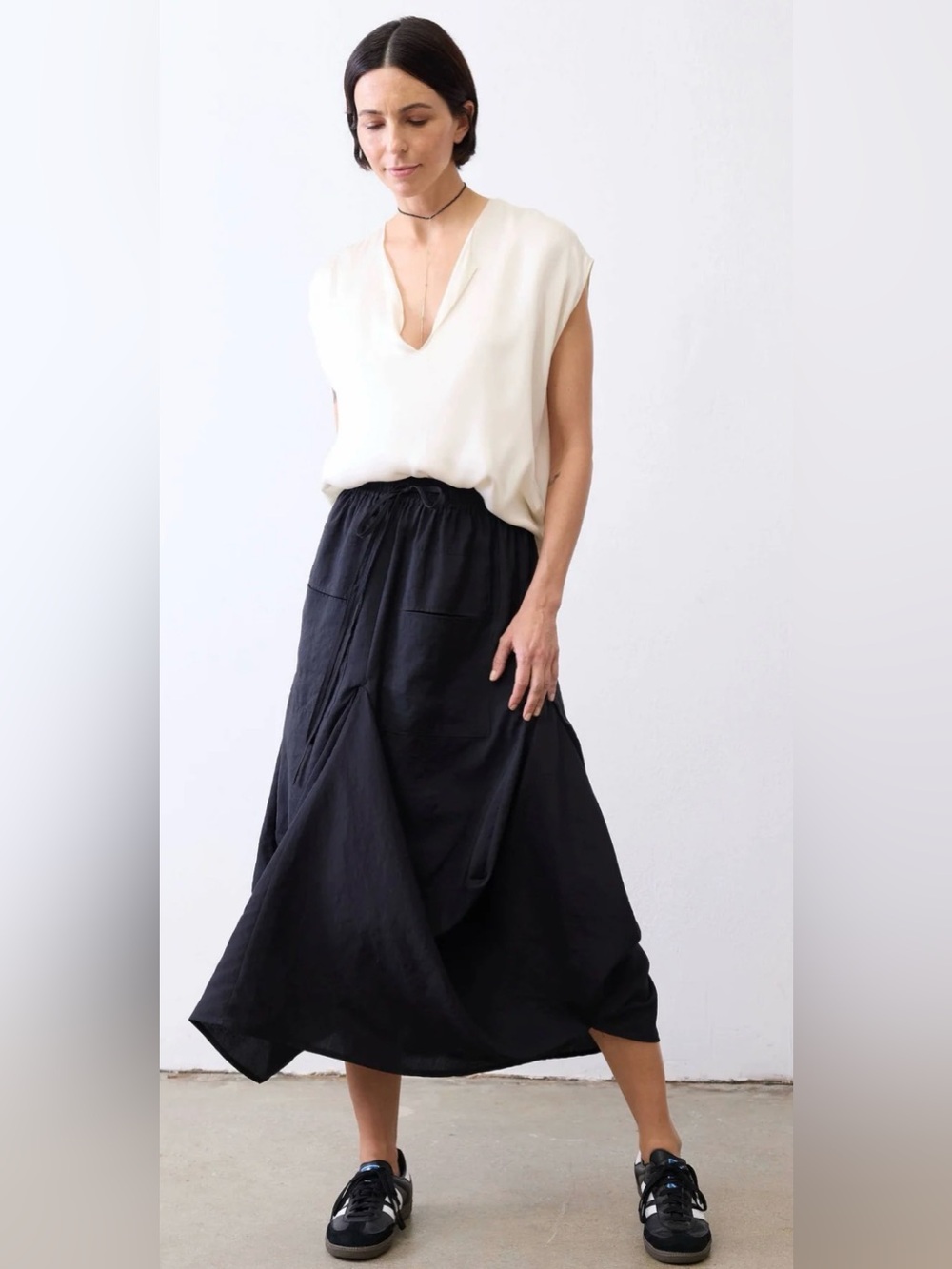 Ruti The Light Poplin Go-To Skirt Black Drapey Elastic Waist Pockets Size Large - Picture 3 of 11